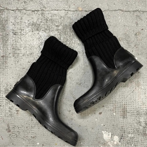 Gucci Aspen Lug Sole Wool/ Rubber Black Boots - Picture 4 of 7